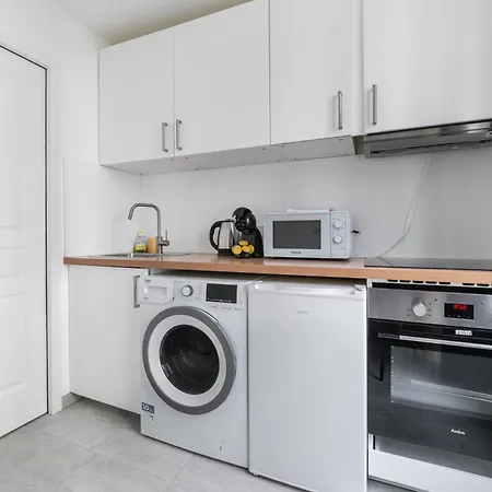 Апартаменты 2 Pieces Renovee A Neuf 5 - 4p - Flat-guest *